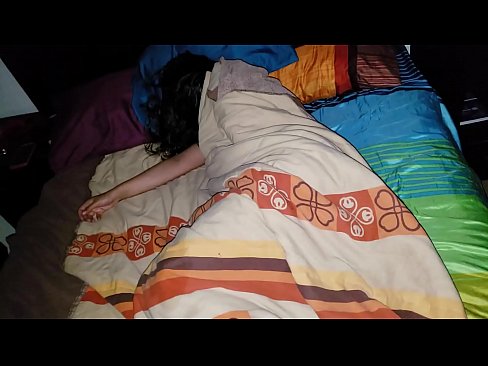 ❤️ Fillastro reprendendo á súa nova madrasta mentres ela dorme. ❤ Porno casero na pornografía gl.sayhentai.ru ❌️❤